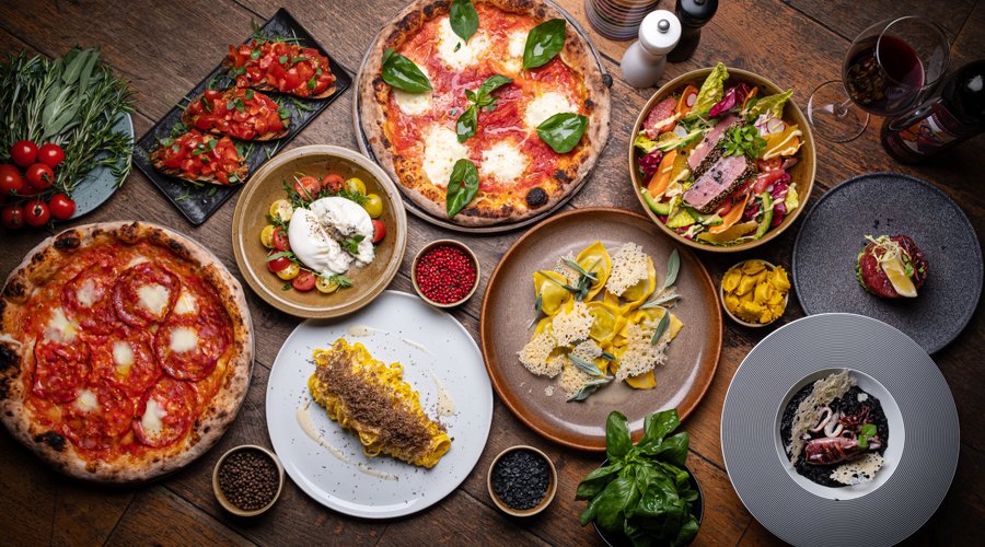 Pepe Nero is located in the heart of Prague 1.
We offer contemporary Italian cuisine and we have a wine cellar with over a hundred wine labels.
Our multilingual staff is happy to welcome you every day of the week.