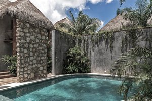 Piscina y playa