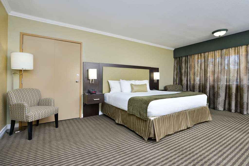 Hotel photo 98 of Best Western Royal Sun Inn & Suites.