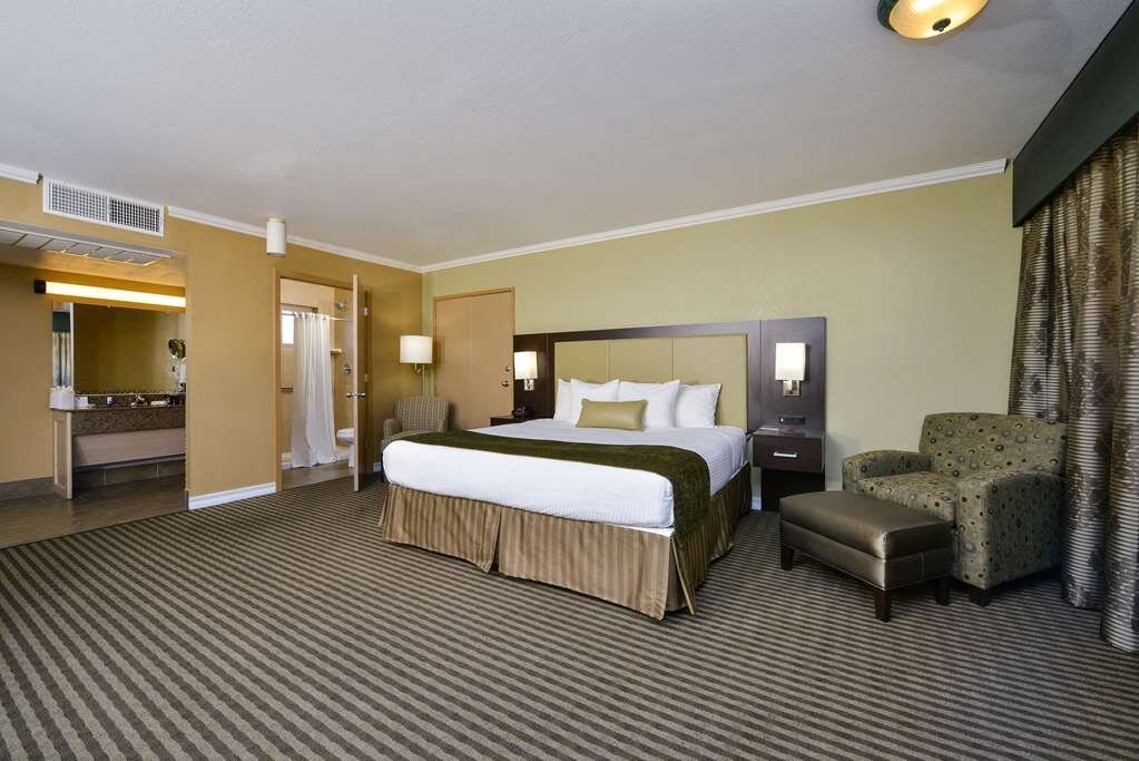 Hotel photo 46 of Best Western Royal Sun Inn & Suites.