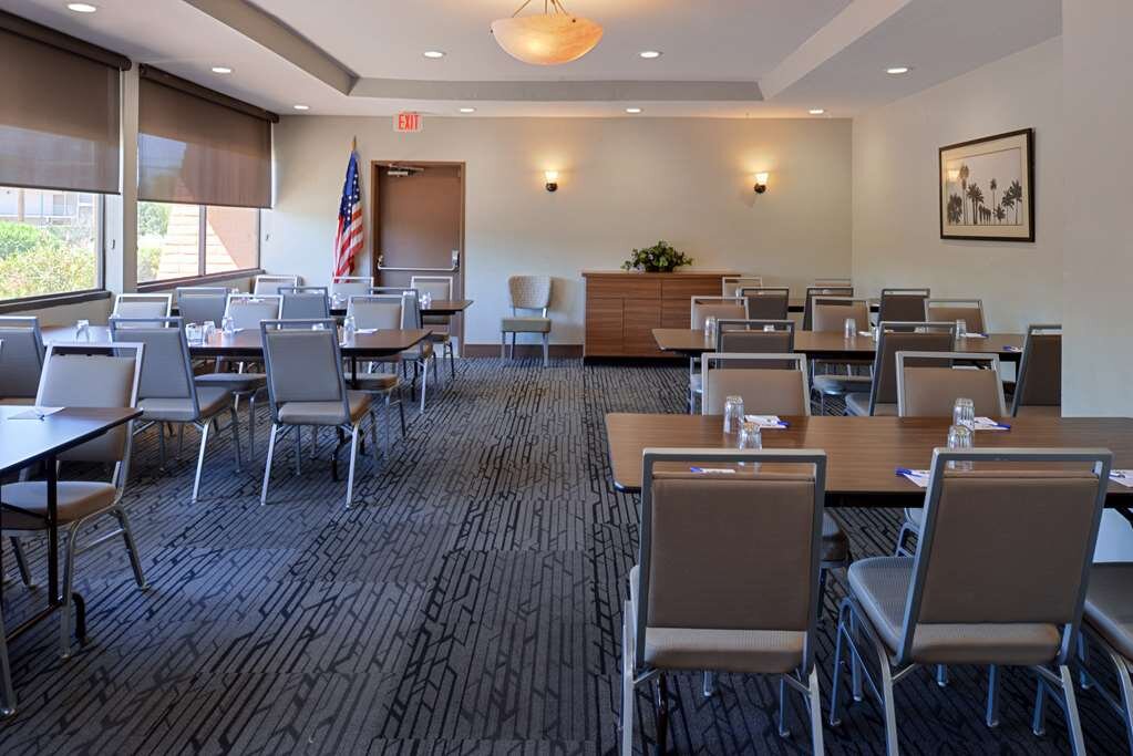 Hotel photo 7 of Best Western Royal Sun Inn & Suites.