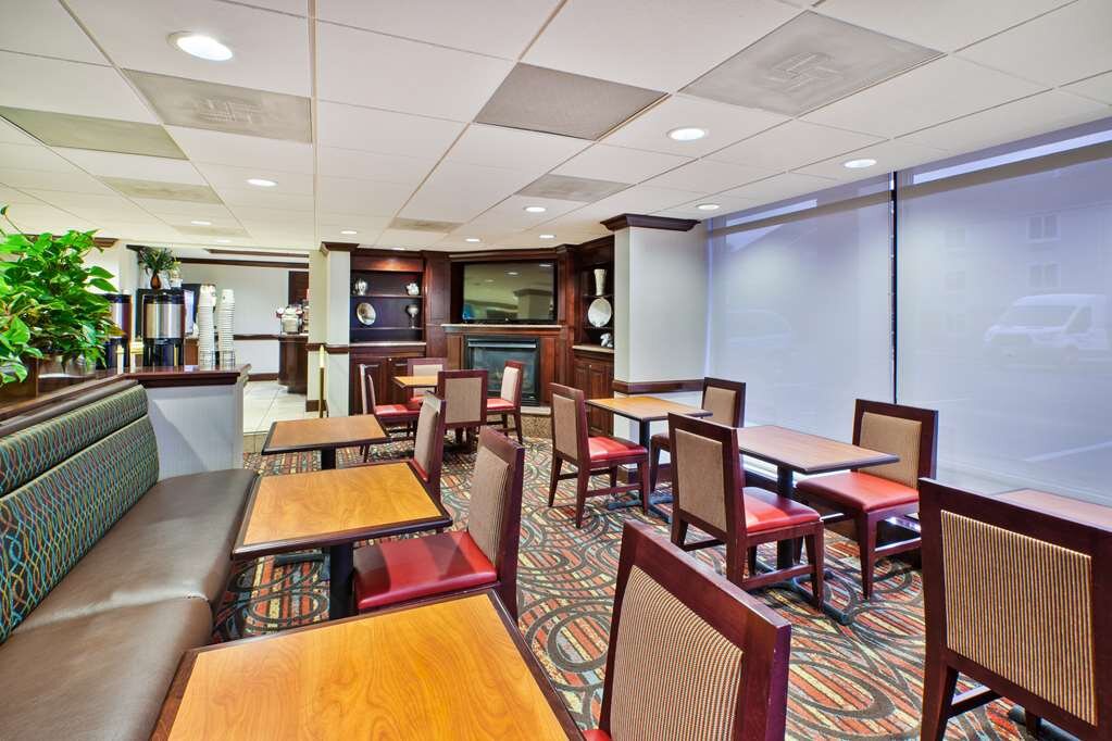 Hotel photo 2 of Best Western Dulles Airport Inn.