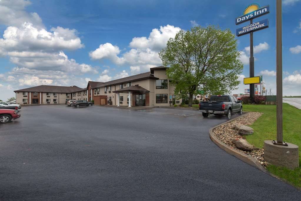 DAYS INN BY WYNDHAM MITCHELL SD Updated 2024 Prices Motel Reviews   Exterior Day 