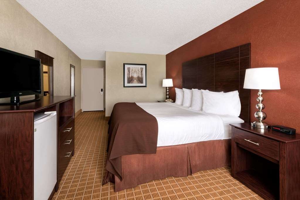 Hotel photo 11 of Baymont by Wyndham Midland Airport.