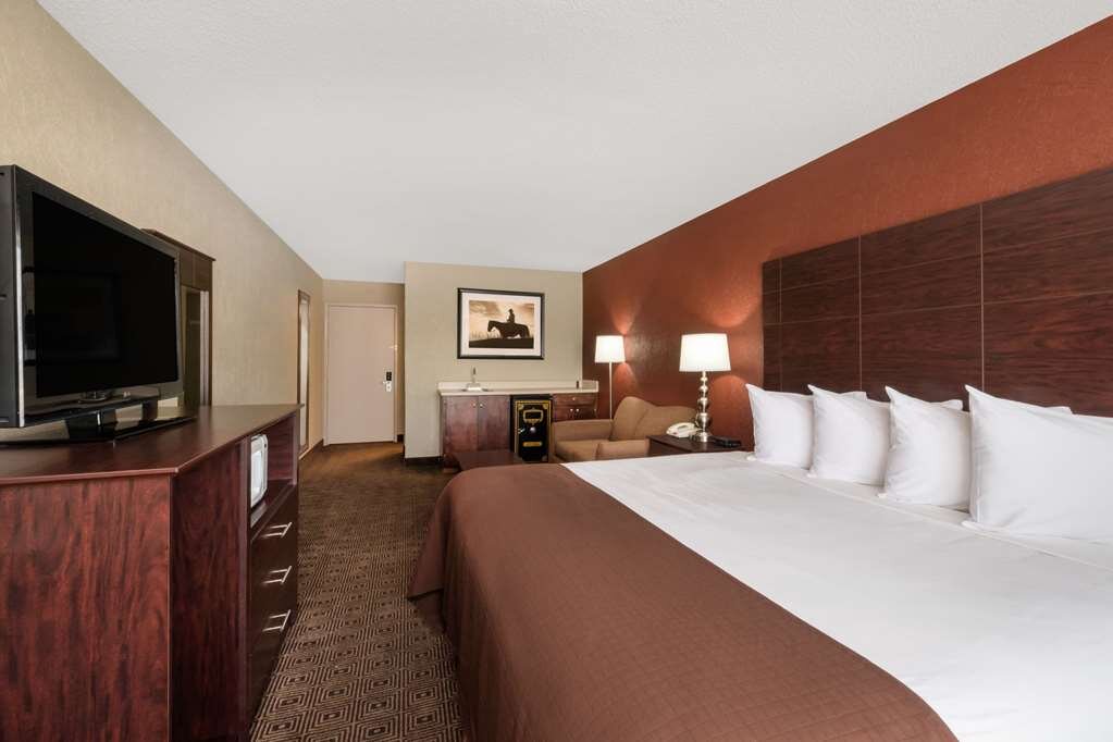 Hotel photo 46 of Baymont by Wyndham Midland Airport.