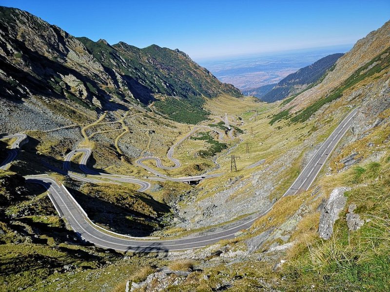 Strade di montagna lungo l'autostrada Transfăgărăşan