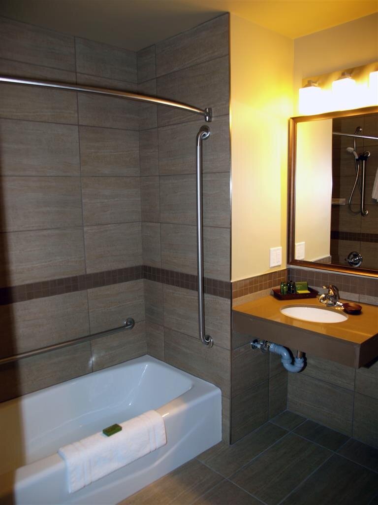 Hotel photo 1 of Best Western Plus Winnipeg West.
