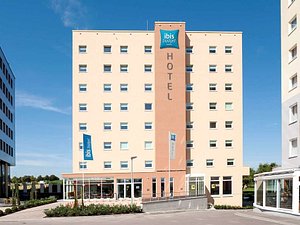 Ibis Budget Luxembourg Sud in Livange, image may contain: City, Urban, High Rise, Apartment Building