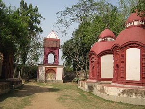 Heritage Home Stays, Amadpur in Burdwan, image may contain: Villa, Housing, Hacienda, Grass