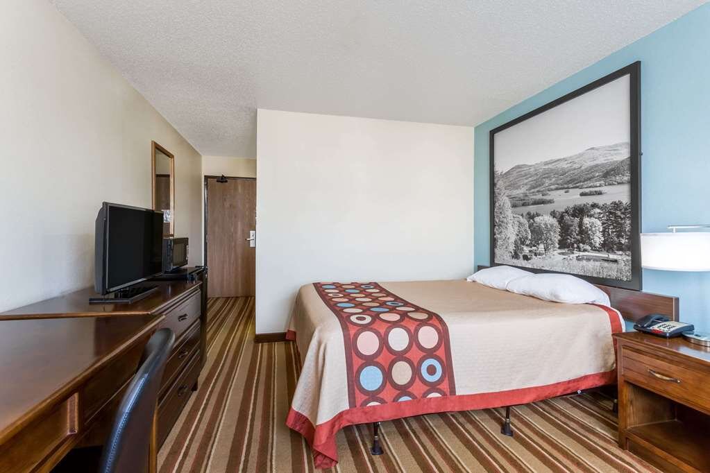 Hotel photo 3 of Super 8 by Wyndham Danville VA.