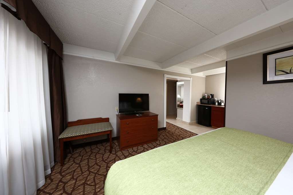 Hotel photo 29 of Best Western Hospitality Hotel & Suites.