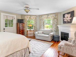 Room & Suite