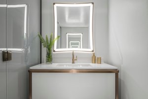 Room & Suite