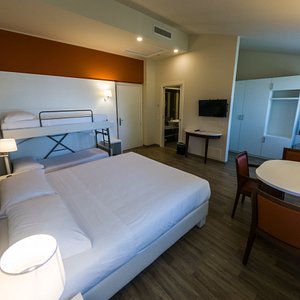 Hotel Sirio in Medolago, image may contain: Villa, Housing, Hotel, Resort