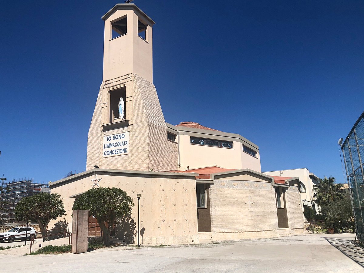 Chiesa di Nostra Signora di Lourdes Chiesa di Nostra Signora di Lourdes