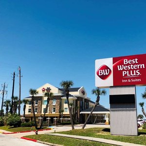 Best Western Plus Seawall Inn & Suites By The Beach in Galveston Island, image may contain: Hotel, Building, Resort, Utility Pole