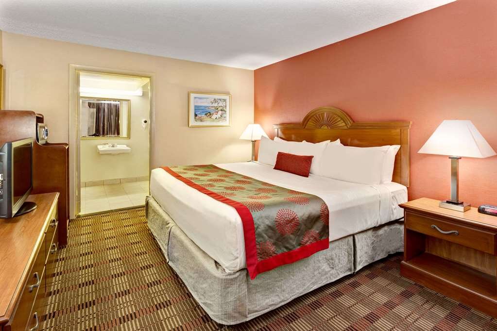 Hotel photo 16 of Ramada by Wyndham Baltimore West.