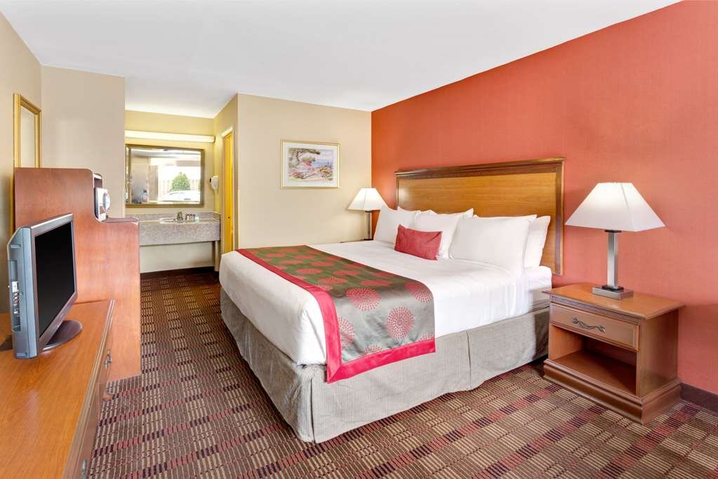 Hotel photo 17 of Ramada by Wyndham Baltimore West.
