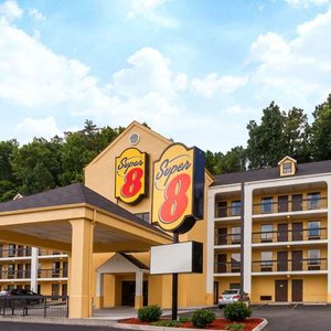 Welcome to the Super 8 Pigeon Forge