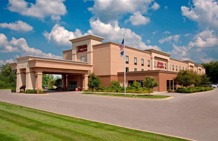 HAMPTON INN & SUITES GRAND RAPIDS-AIRPORT 28TH ST $84 ($̶1̶1̶0̶ ...