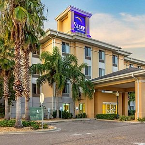 Sleep Inn & Suites - Jacksonville in Jacksonville, image may contain: Hotel, Inn, Villa, City