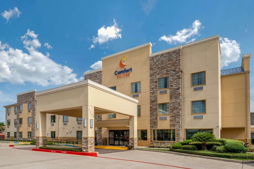 COMFORT SUITES BAYTOWN I - 10 - Prices & Hotel Reviews (TX)