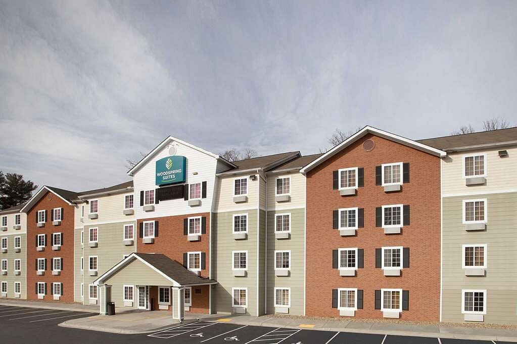 WoodSpring Suites Asheville, hotell i Asheville