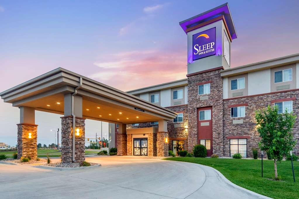 SLEEP INN SUITES DEVILS LAKE Updated 2024 Prices Motel Reviews ND   Hotel Exterior 