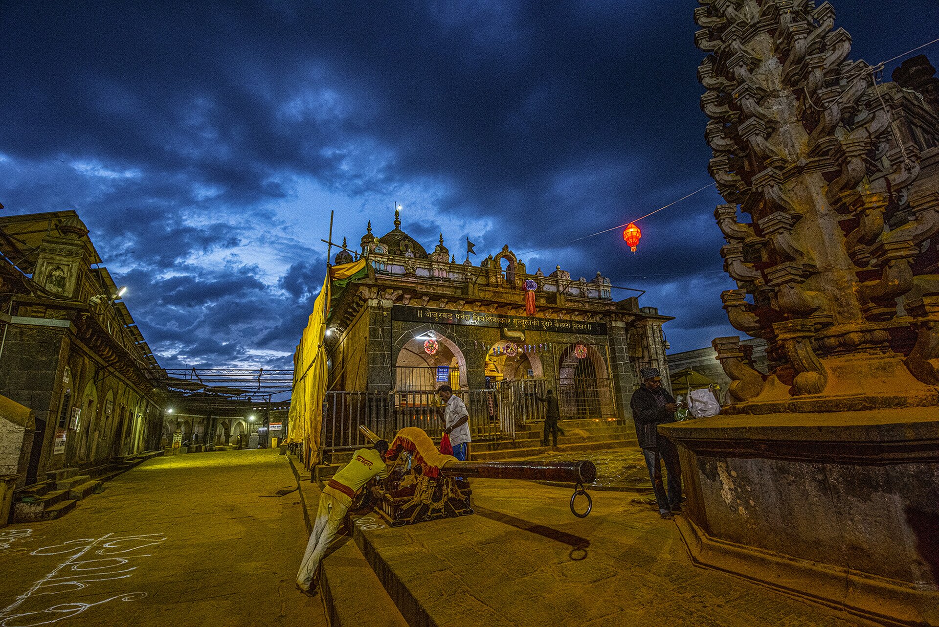 Jejuri Khandoba Temple : जेजुरीतील खंडोबा मंदिराचा गाभारा आजपासून दीड महिना  दर्शनासाठी बंद-gabhara of khandoba temple in jejuri will be closed for a  month and a half from 28th august to 5th