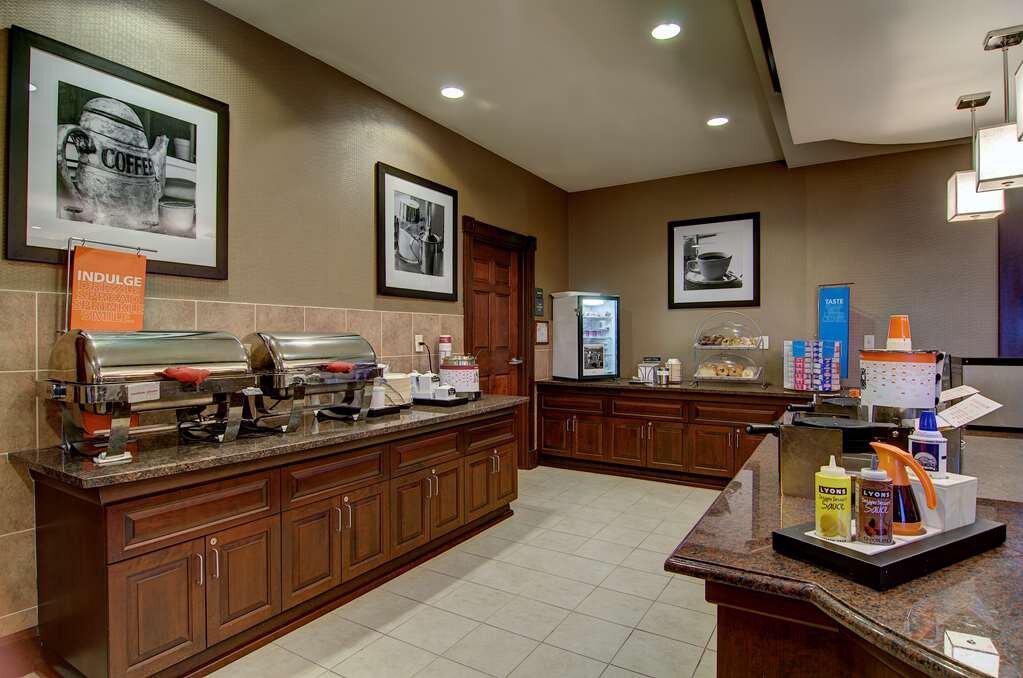 Hotel photo 1 of Hampton Inn & Suites Washington-Dulles International Airport.
