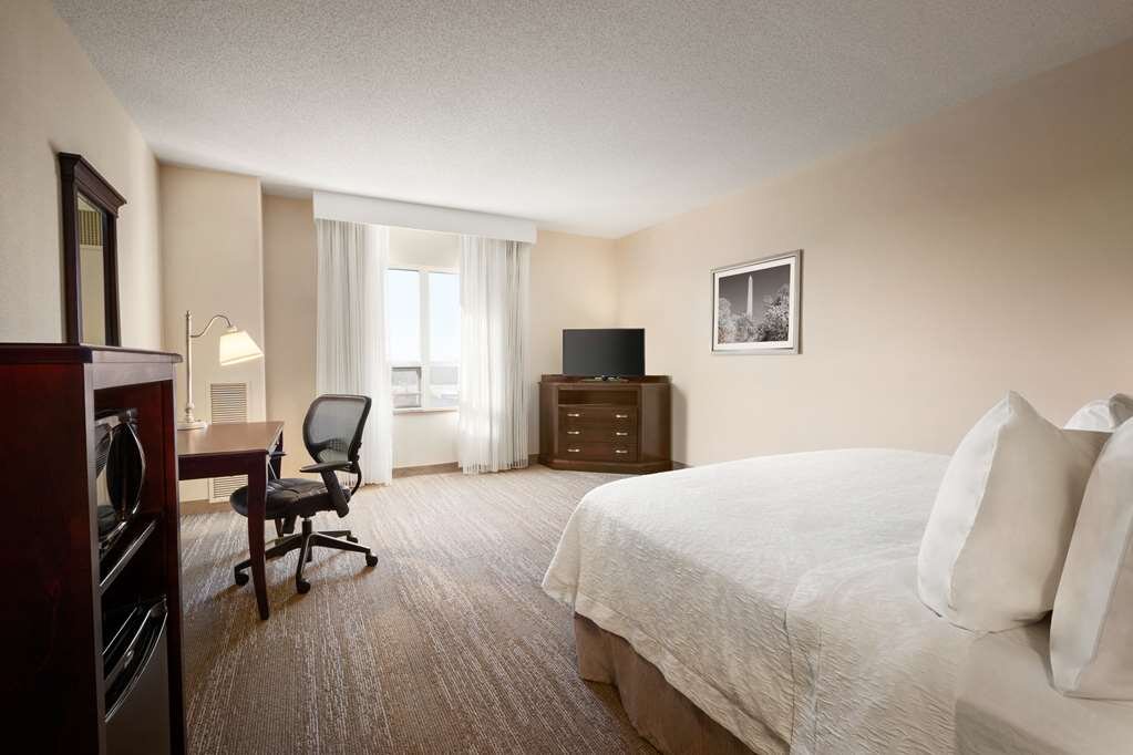 Hotel photo 34 of Hampton Inn & Suites Washington-Dulles International Airport.