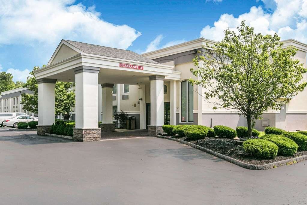 QUALITY INN 97 3 2 7 Prices Hotel Reviews Edison NJ