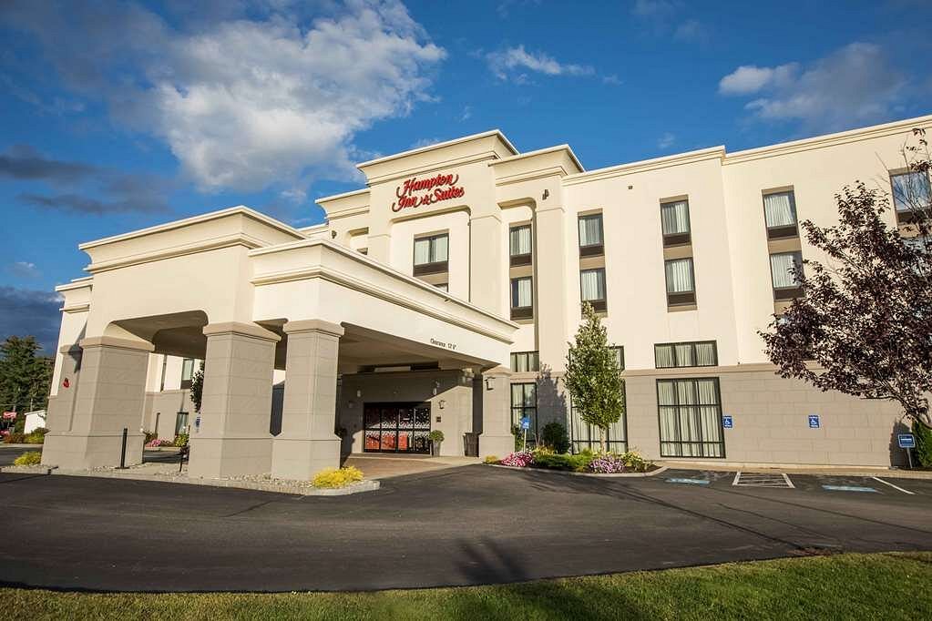 Hampton Inn &amp; Suites Tilton, hotel di Concord