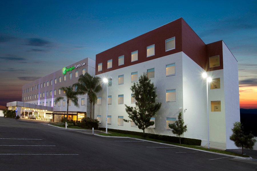 HOLIDAY INN EXPRESS SUITES IRAPUATO  61     1  0  1    Prices Hotel