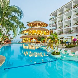 THE 10 CLOSEST Hotels to Playa de los Muertos, Puerto Vallarta