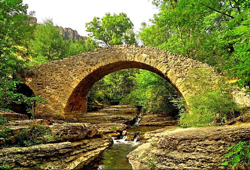 Каменный мост фото Occitanie: Исторические достопримечательности Occitanie: просмотреть Исторически