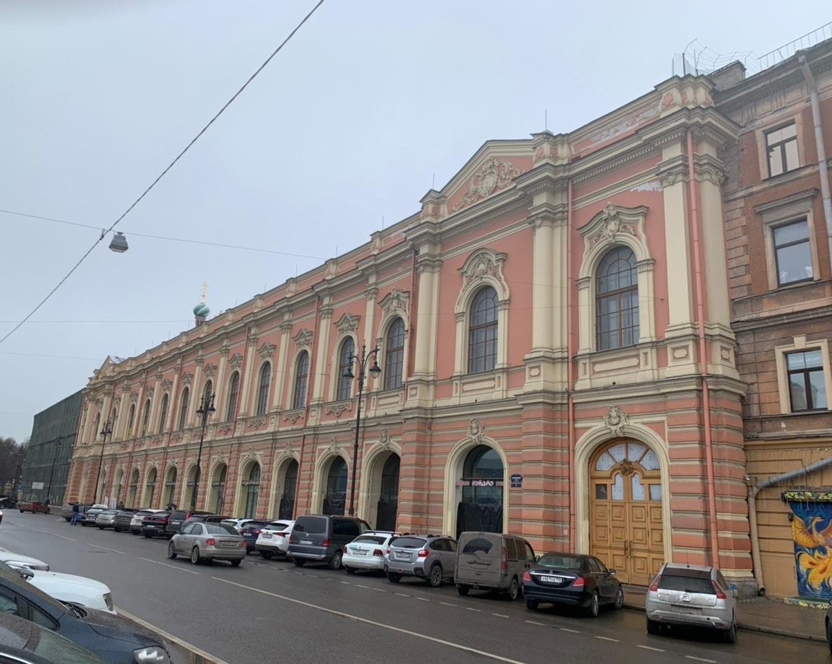 Конюшенная площадь