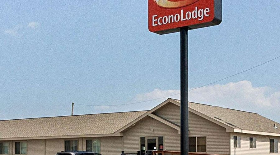 Econo Lodge hotel in Jamestown, ND