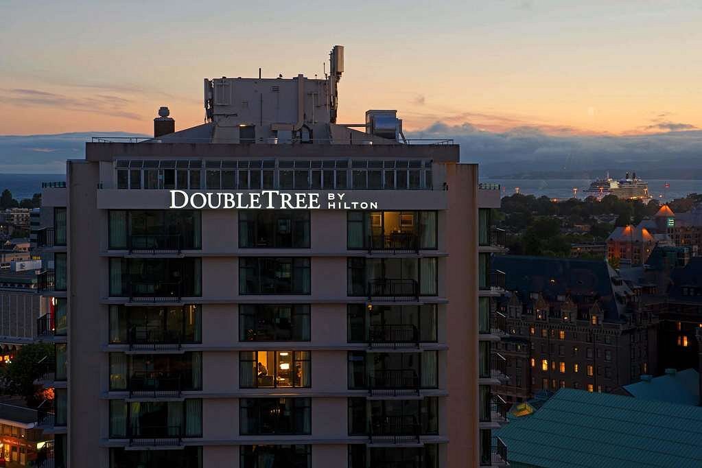 DoubleTree by Hilton Hotel &amp; Suites Victoria, hotel em Ilha de Vancouver