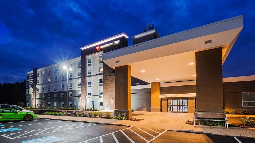 Best Western Plus Wilkes Barre-Scranton Airport Hotel, hotel en Scranton