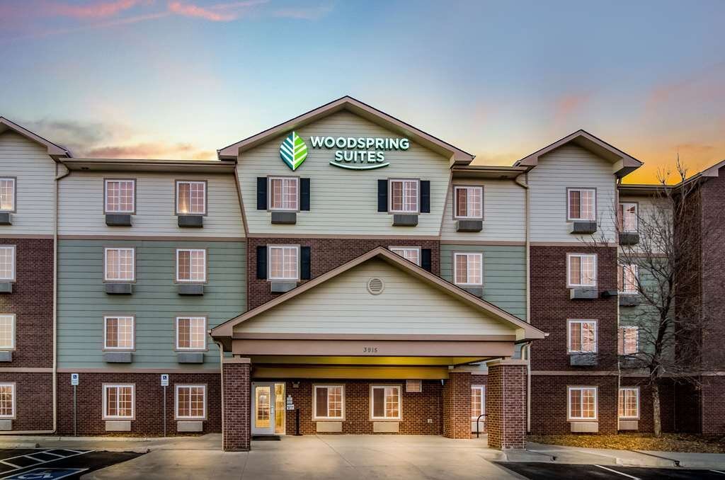 EXTENDED STAY AMERICA SELECT SUITES LOVELAND 75 8 3 Updated   Hotel Entrance 