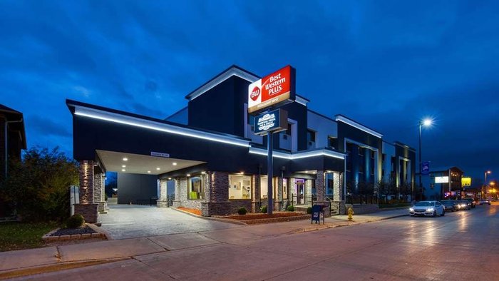 BEST WESTERN PLUS MILWAUKEE WEST $118 ($̶2̶3̶8̶) - Prices & Hotel ...