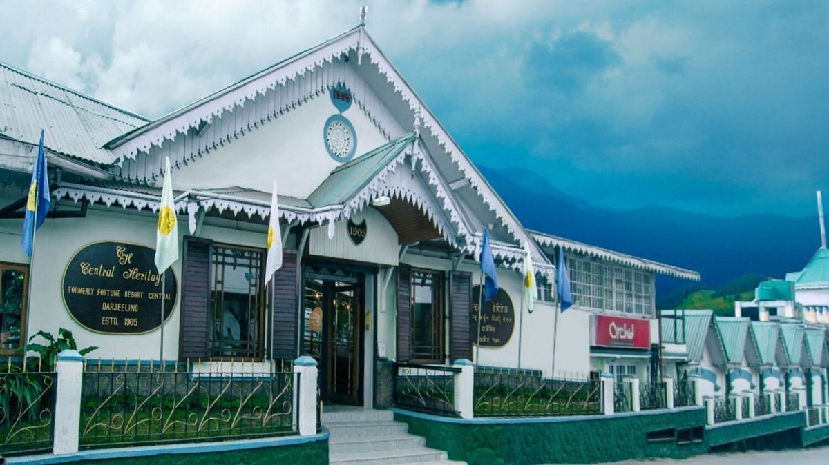Central Heritage Resort and Spa, Darjeeling, hotel in Darjeeling