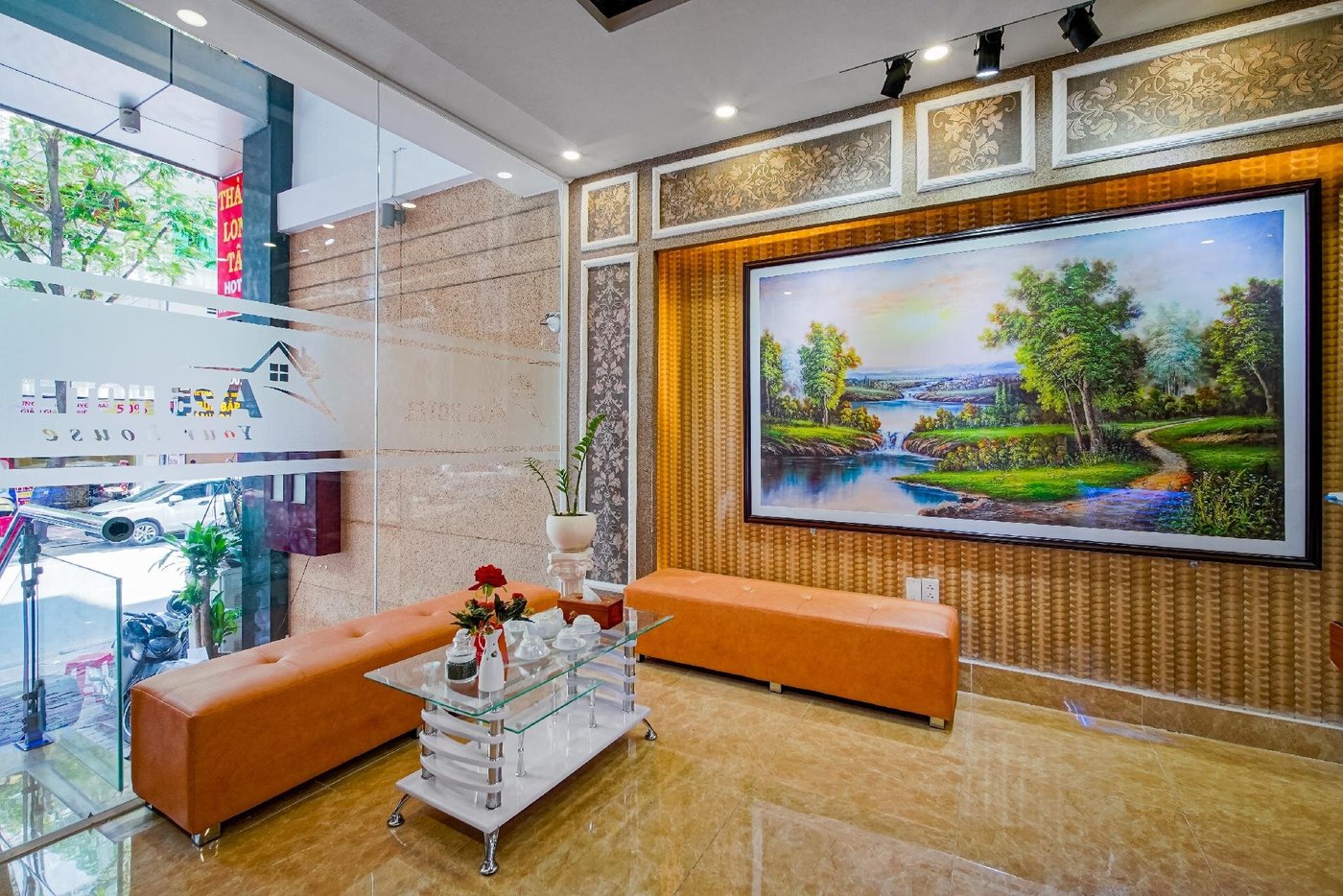 A25 HOTEL - 25 TRƯƠNG ĐỊNH $23 ($̶3̶0̶) - Prices & Specialty Hotel Reviews