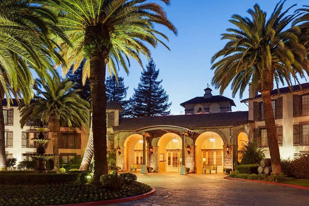 Embassy Suites by Hilton Napa Valley, hotell i Sonoma