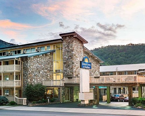 THE 10 CLOSEST Hotels to Black Bear Inn & Suites, Gatlinburg