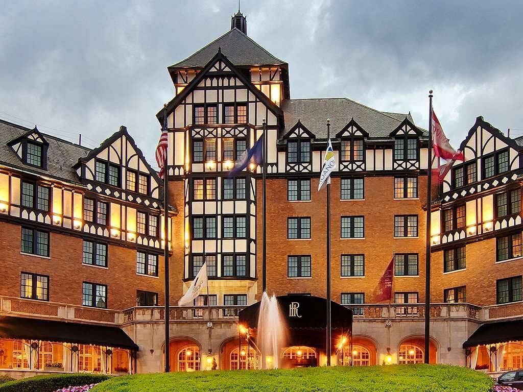 The Hotel Roanoke &amp; Conference Center, Curio Collection by Hilton, hotel in Roanoke