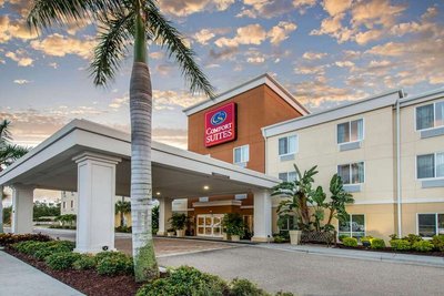 Hotel photo 1 of Comfort Suites Sarasota-Siesta Key.