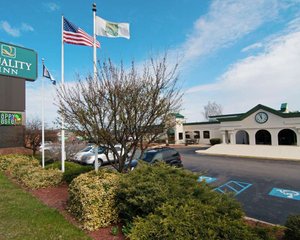 Quality Inn in Beckley, image may contain: Flag, Car, Vehicle, Hotel