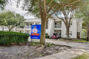 Studio 6 Houston-Hobby in Houston, image may contain: Villa, Housing, Building, House